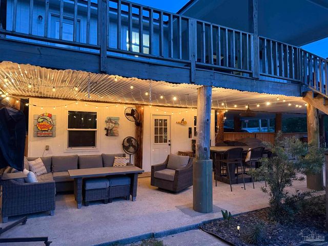 5804 Shady Bayou Ln, Milton, FL 32583