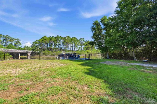 5804 Shady Bayou Ln, Milton, FL 32583