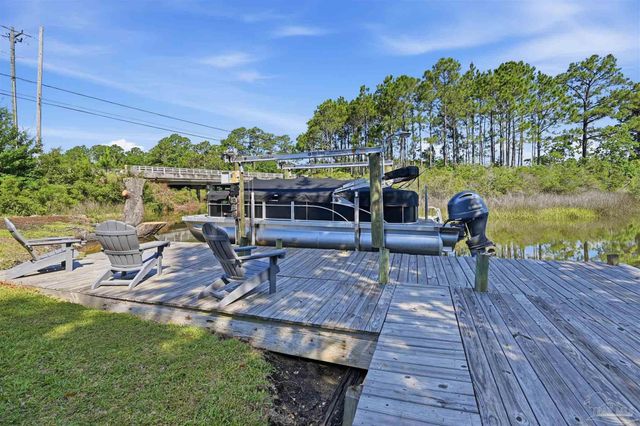 5804 Shady Bayou Ln, Milton, FL 32583