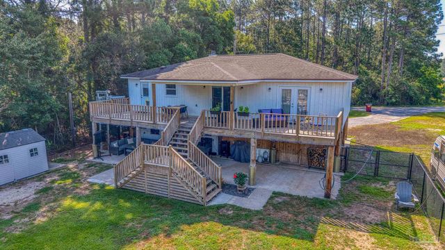 5804 Shady Bayou Ln, Milton, FL 32583