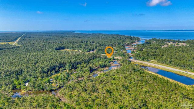 5804 Shady Bayou Ln, Milton, FL 32583