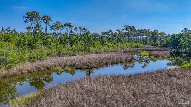 5804 Shady Bayou Ln, Milton, FL 32583