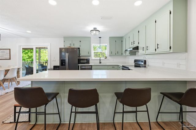 5804 Shady Bayou Ln, Milton, FL 32583