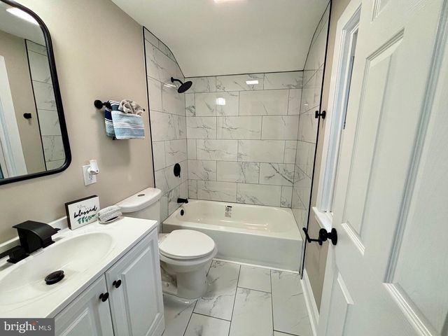 123 RODNEY DR, New Castle, DE 19720