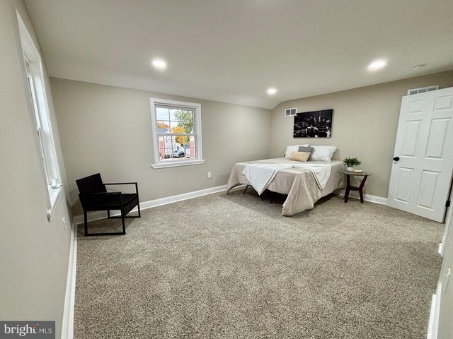 123 RODNEY DR, New Castle, DE 19720