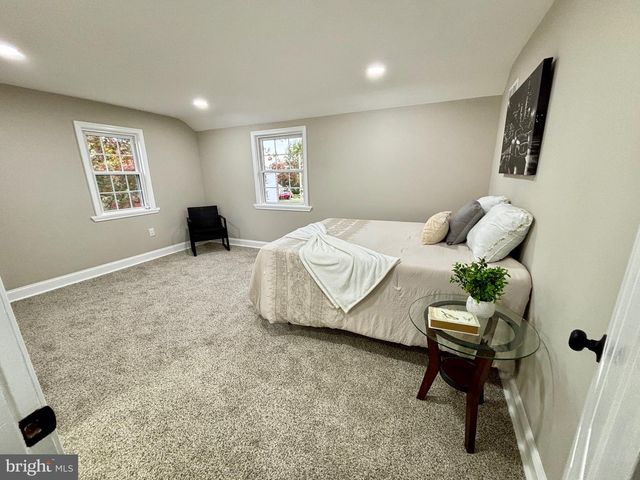 123 RODNEY DR, New Castle, DE 19720