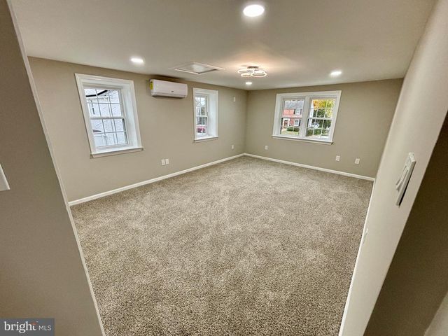 123 RODNEY DR, New Castle, DE 19720