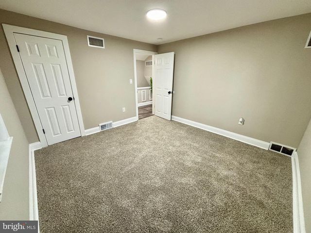 123 RODNEY DR, New Castle, DE 19720