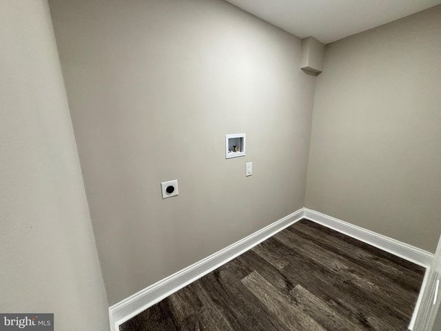 123 RODNEY DR, New Castle, DE 19720