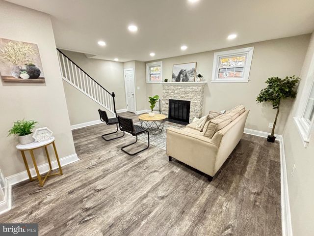 123 RODNEY DR, New Castle, DE 19720