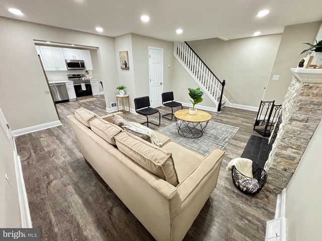 123 RODNEY DR, New Castle, DE 19720