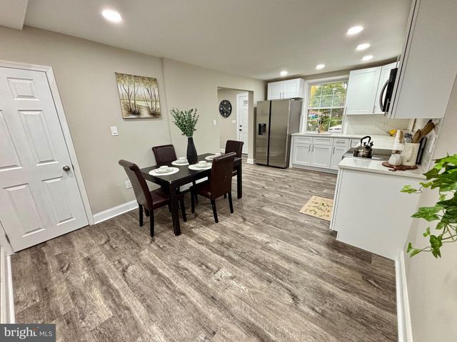 123 RODNEY DR, New Castle, DE 19720