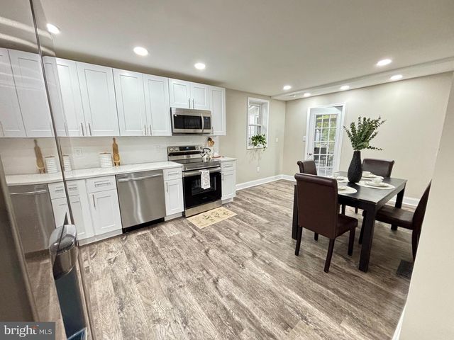 123 RODNEY DR, New Castle, DE 19720