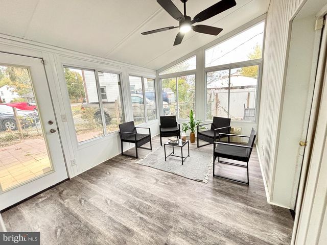 123 RODNEY DR, New Castle, DE 19720