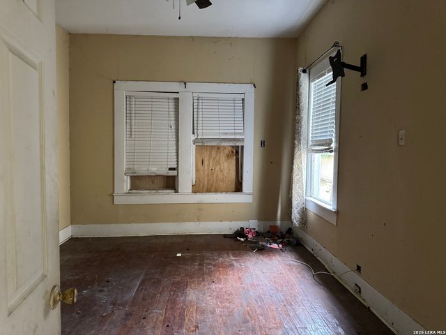 1027 Vermont St, San Antonio, TX 78211