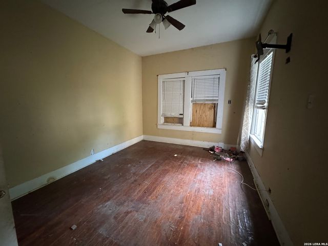 1027 Vermont St, San Antonio, TX 78211