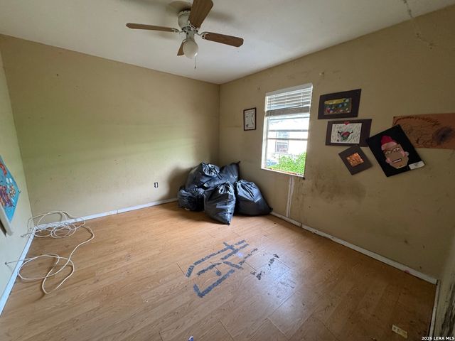 1027 Vermont St, San Antonio, TX 78211