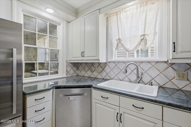 1521 Saint Ann Street, Jackson, MS 39202