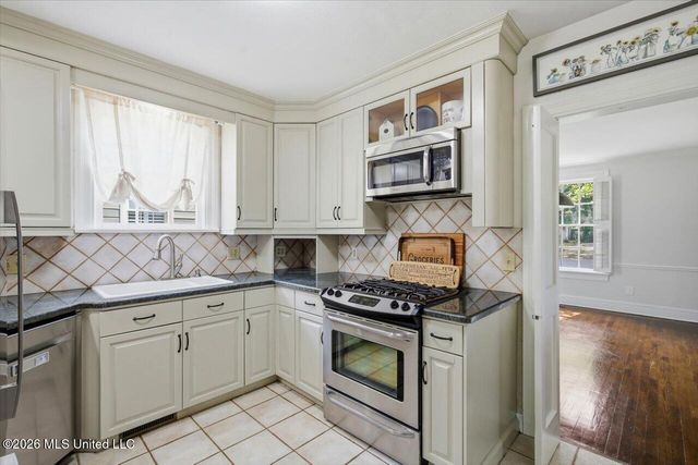 1521 Saint Ann Street, Jackson, MS 39202