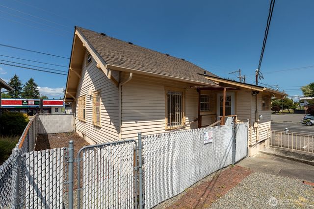 3606 S 12th Street, Tacoma, WA 98405