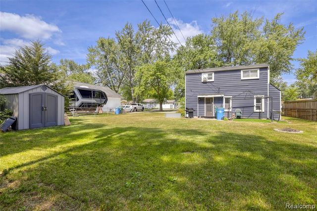 349 W Beechdale Street, Commerce Twp, MI 48382