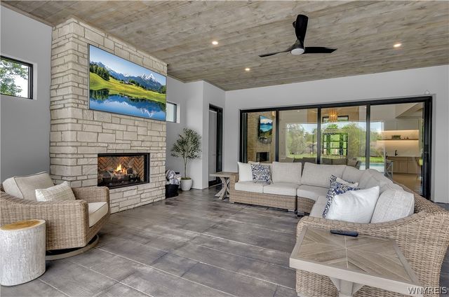 200 Paradise Road, Amherst, NY 14051