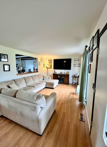 130 Colonial Dr, Hendersonville, TN 37075