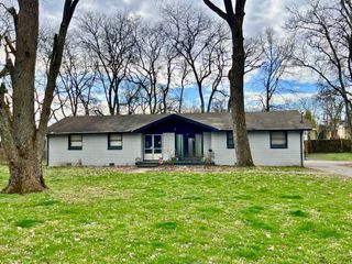 130 Colonial Dr, Hendersonville, TN 37075