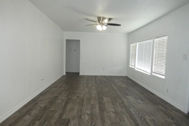 1911 NW Columbia Ave, Lawton, OK 73507