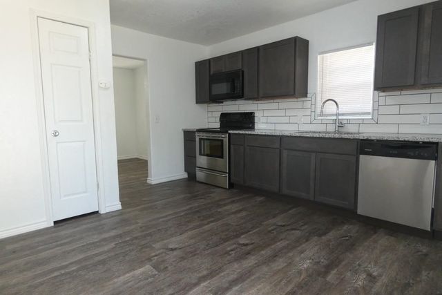 1911 NW Columbia Ave, Lawton, OK 73507