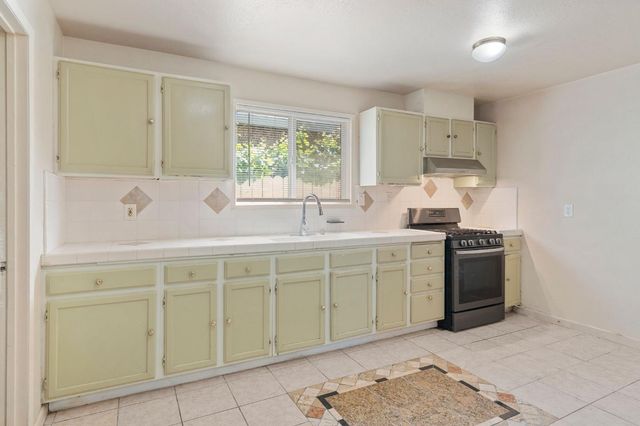 638 Andrew St, West Sacramento, CA 95605