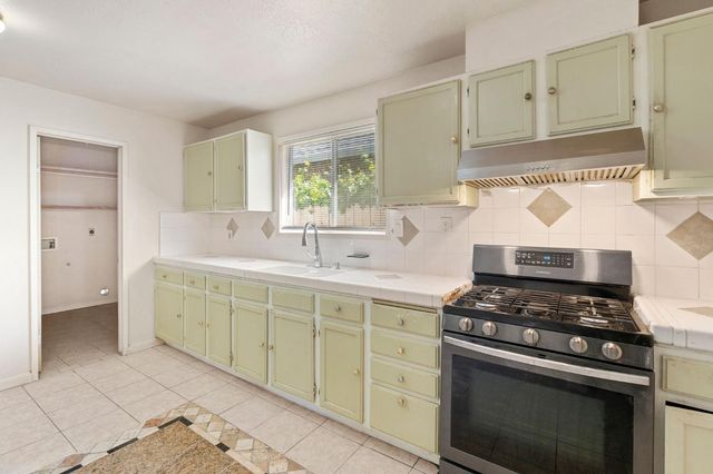 638 Andrew St, West Sacramento, CA 95605