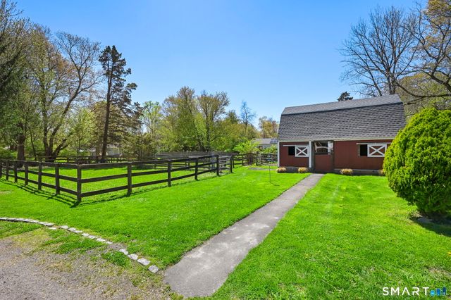 80-90 Comstock Hill Road, Norwalk, CT 06850