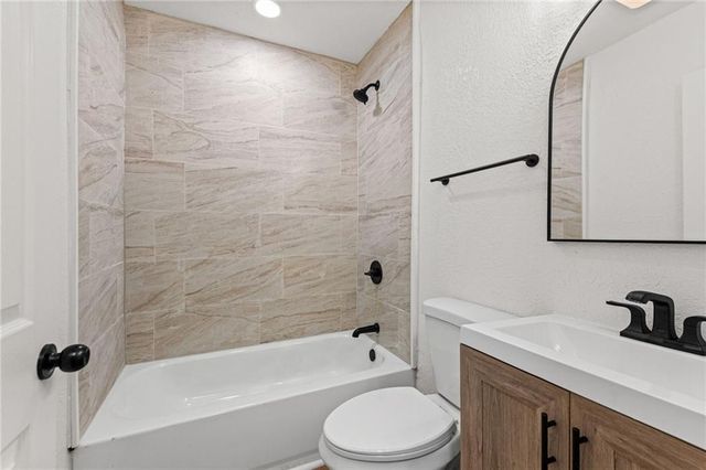 2308 NW 86TH Terrace, Kansas City, MO 64154
