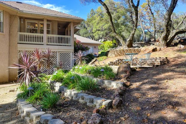 2060 Onion Flat Ct, Cool, CA 95614