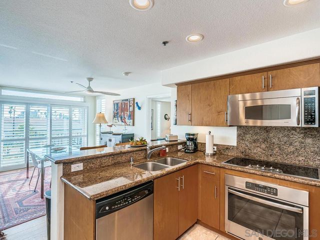 924 Hornblend Street 302, San Diego, CA 92109