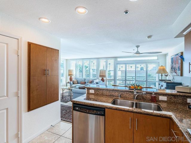 924 Hornblend Street 302, San Diego, CA 92109