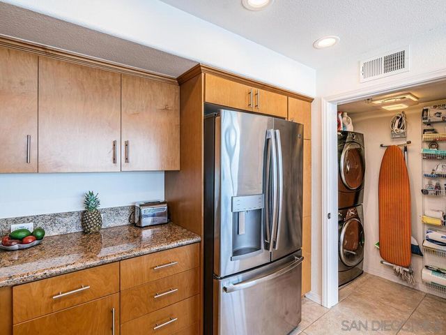 924 Hornblend Street 302, San Diego, CA 92109