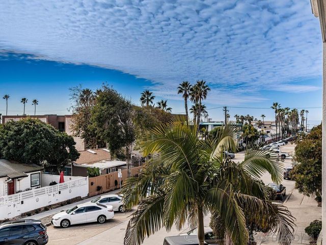 924 Hornblend Street 302, San Diego, CA 92109