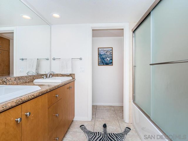 924 Hornblend Street 302, San Diego, CA 92109