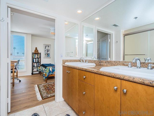 924 Hornblend Street 302, San Diego, CA 92109