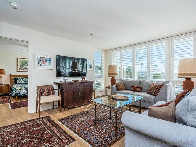 924 Hornblend Street 302, San Diego, CA 92109