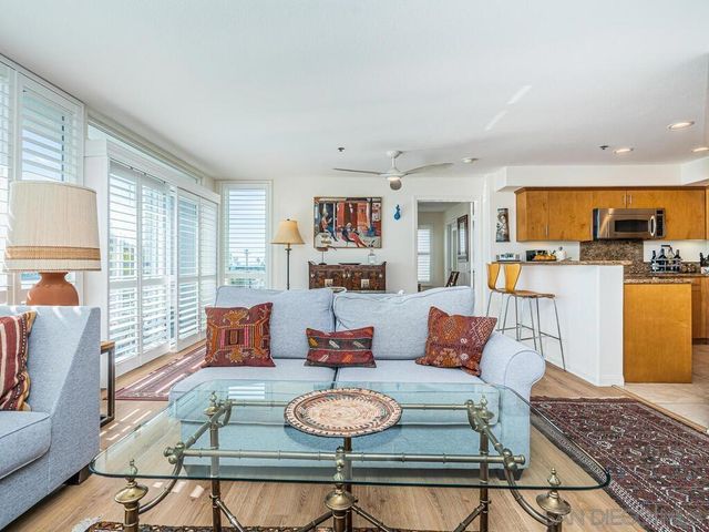 924 Hornblend Street 302, San Diego, CA 92109