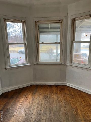 9176 Winthrop Street, Detroit, MI 48228