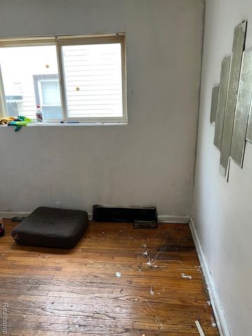 9176 Winthrop Street, Detroit, MI 48228