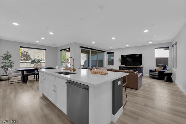 449 Crown Mesa Avenue, Las Vegas, NV 89138