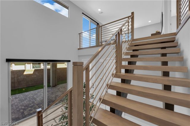 449 Crown Mesa Avenue, Las Vegas, NV 89138