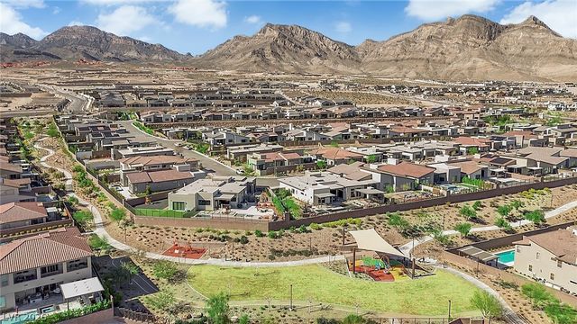 449 Crown Mesa Avenue, Las Vegas, NV 89138