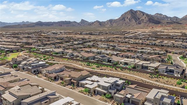 449 Crown Mesa Avenue, Las Vegas, NV 89138