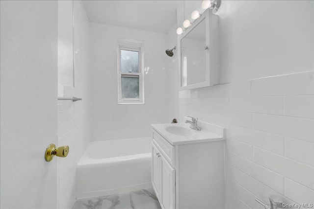 2630 Kingsbridge Terrace 3Q, Bronx, NY 10463